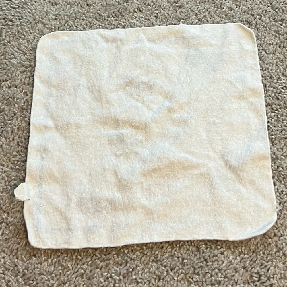 ⚪️Little girl one size multicolor butterfly washcloth, preowned⚪️